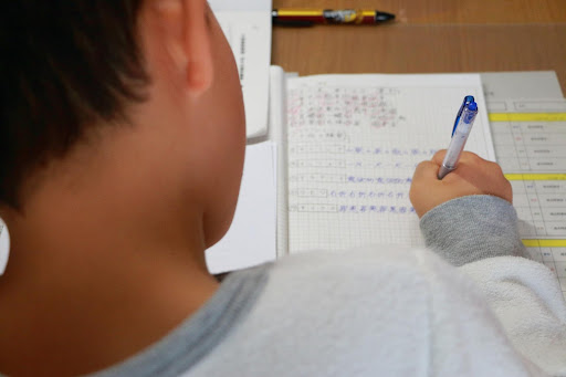 小学生の勉強意欲は中学生や高校生より高い